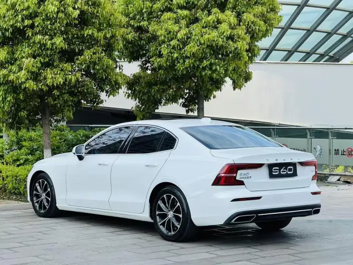 Volvo S60 2020 Model T4 Smart Range Deluxe Edition – фото 5