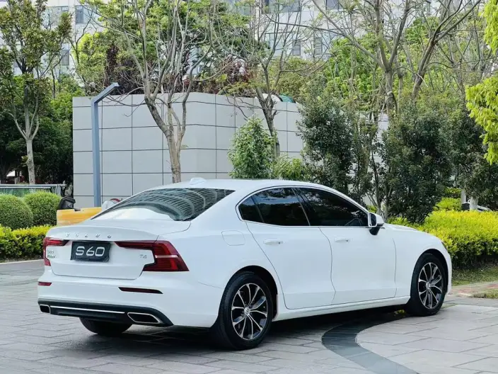 Volvo S60 2020 Model T4 Smart Range Deluxe Edition – фото 7