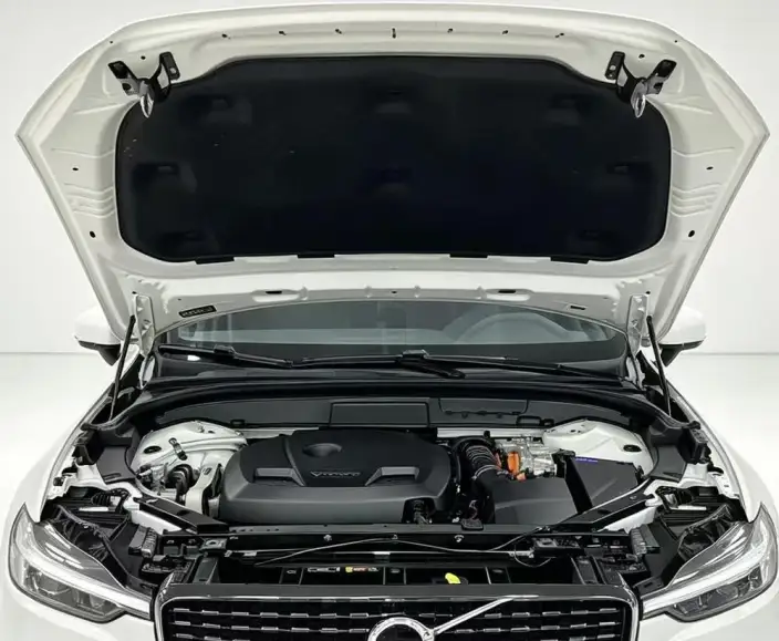Volvo XC60 PHEV 2021 Model T8 E Drive Hybrid Smart Range Sports Edition – фото 8
