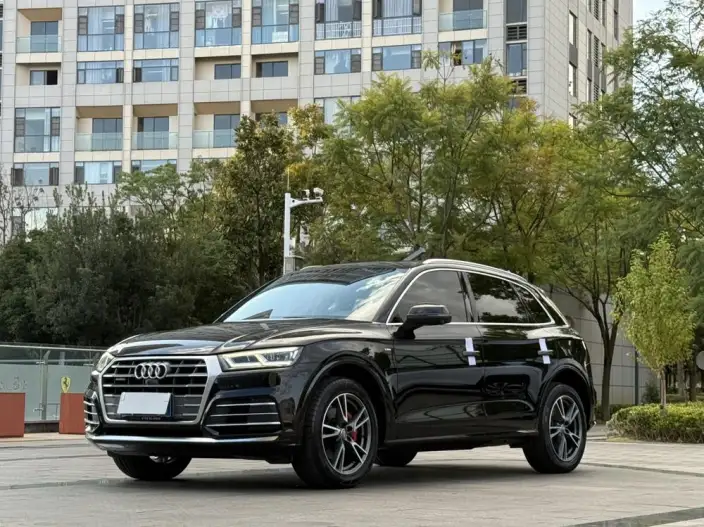Audi Q5L 2020 Model 40 TFSI Rong Xiang Fashion Model – фото 1