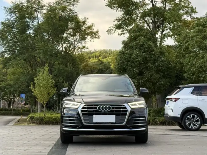 Audi Q5L 2020 Model 40 TFSI Rong Xiang Fashion Model – фото 2