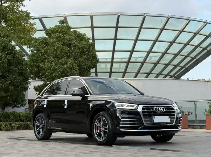 Audi Q5L 2020 Model 40 TFSI Rong Xiang Fashion Model – фото 3