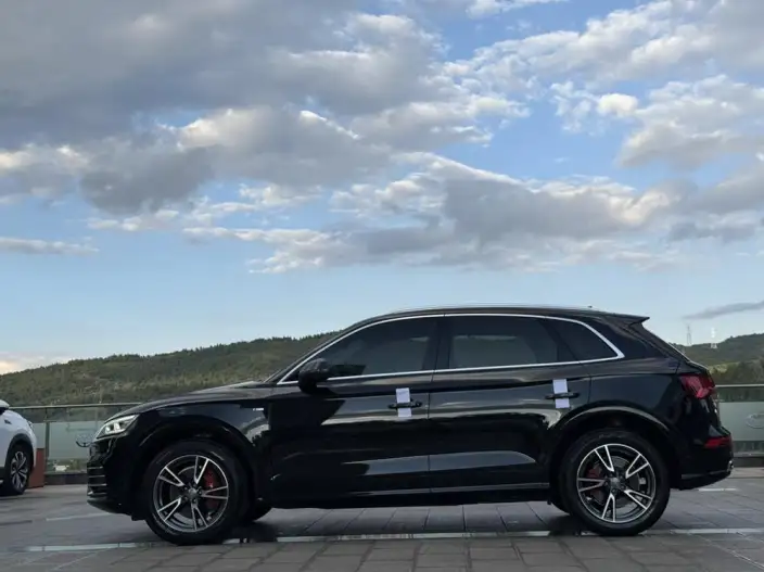 Audi Q5L 2020 Model 40 TFSI Rong Xiang Fashion Model – фото 4
