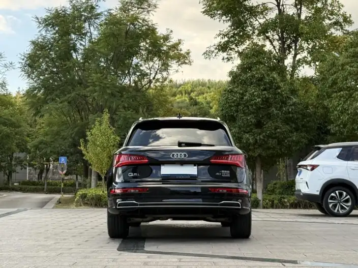 Audi Q5L 2020 Model 40 TFSI Rong Xiang Fashion Model – фото 6