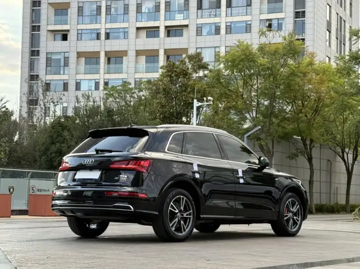 Audi Q5L 2020 Model 40 TFSI Rong Xiang Fashion Model – фото 7