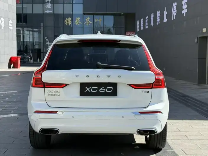 Volvo XC60 2021 Model T5 4WD Smart Range Deluxe Edition – фото 6