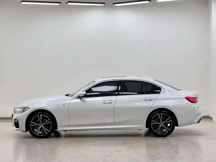 BMW 3 Series 2021 Model 325i M Sports Set – фото 4