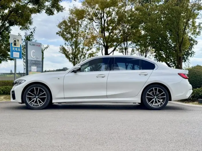 BMW 3 Series 2021 Model 325Li M Sports Set – фото 4