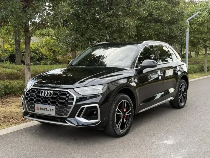 Audi Q5L 2022 Model 40T Fashion Dynamic Model – фото 1