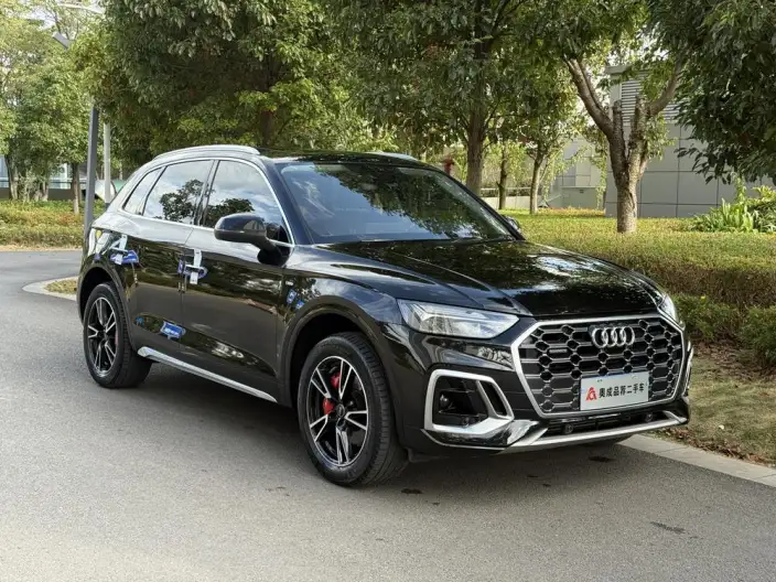 Audi Q5L 2022 Model 40T Fashion Dynamic Model – фото 3