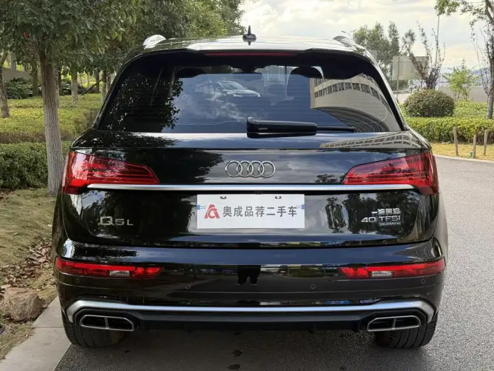 Audi Q5L 2022 Model 40T Fashion Dynamic Model – фото 6