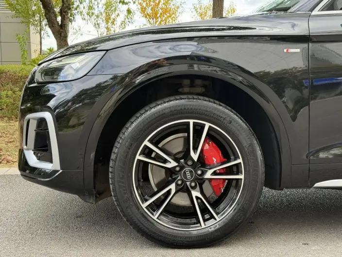Audi Q5L 2022 Model 40T Fashion Dynamic Model – фото 9