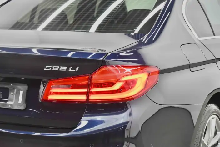 BMW 5 Series 2020 Model 525Li M Sports Set – фото 7