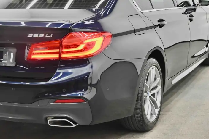 BMW 5 Series 2020 Model 525Li M Sports Set – фото 9