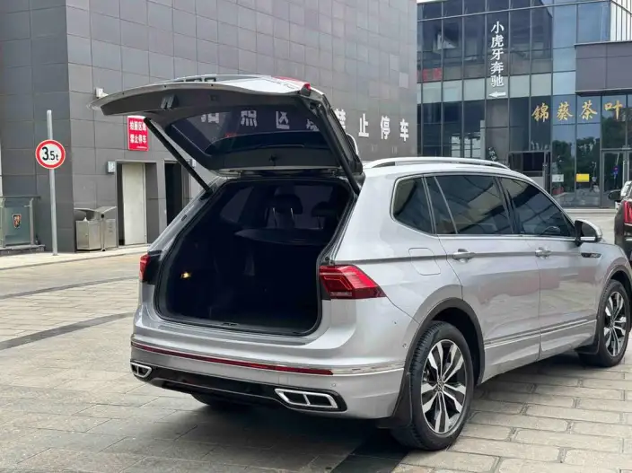 Volkswagen Tiguan L 2022 Model 330TSI Automatic 2WD R-Line Enjoy the version more – фото 6