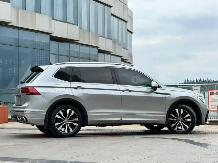 Volkswagen Tiguan L 2022 Model 330TSI Automatic 2WD R-Line Enjoy the version more – фото 7