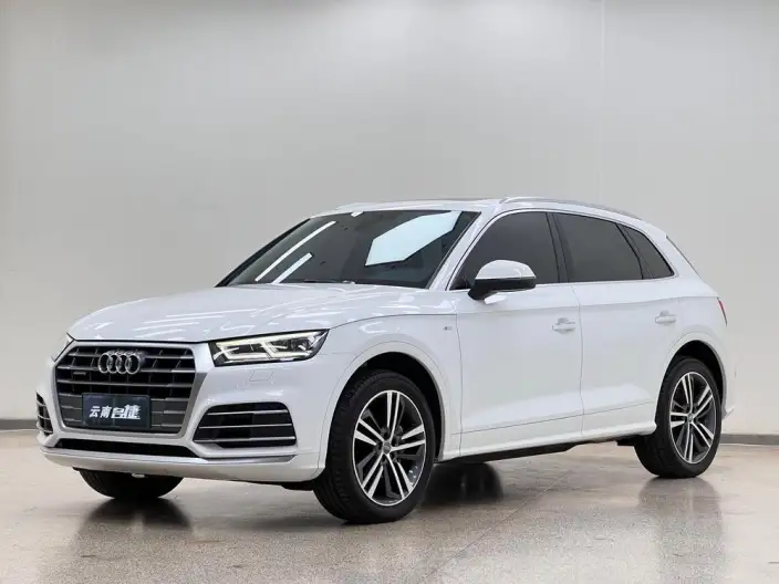 Audi Q5L 2020 Model 40 TFSI Rong Xiang Fashion Model – фото 1