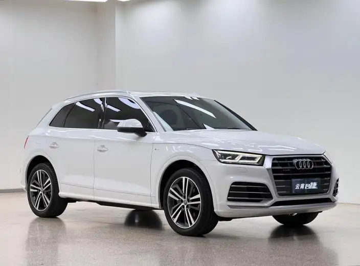 Audi Q5L 2020 Model 40 TFSI Rong Xiang Fashion Model – фото 3