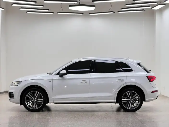 Audi Q5L 2020 Model 40 TFSI Rong Xiang Fashion Model – фото 4