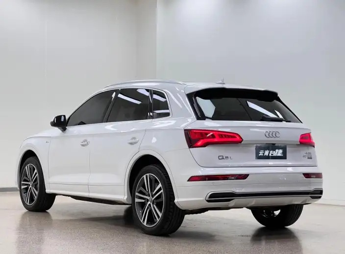 Audi Q5L 2020 Model 40 TFSI Rong Xiang Fashion Model – фото 5