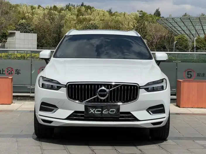 Volvo XC60 2021 Model T5 4WD Smart Range Sports Edition