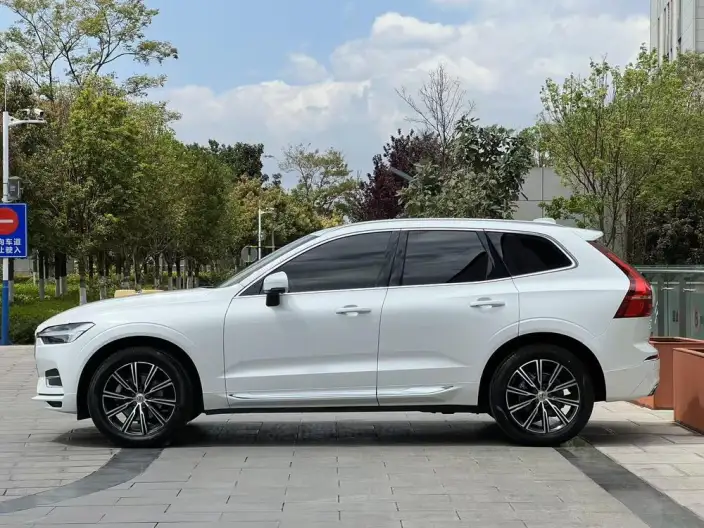 Volvo XC60 2021 Model T5 4WD Smart Range Sports Edition