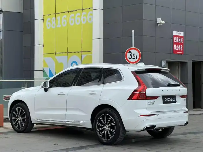 Volvo XC60 2021 Model T5 4WD Smart Range Sports Edition – фото 5