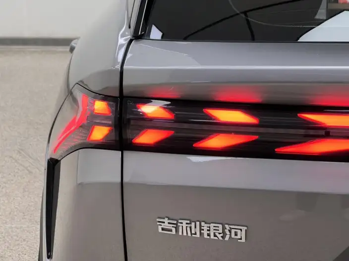 Geely Galaxy L7 2023 Model 1.5T DHT 55km AIR – фото 10
