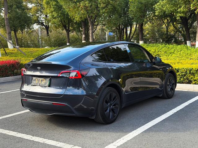 Tesla Model Y 2024 RWD – фото 5
