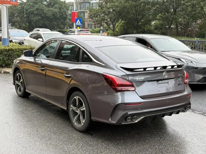 MG 5 Scorpio 2022 Model 1.5T Deluxe Edition – фото 4