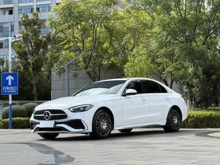 Mercedes-Benz C-Class 2024 Model C 200 L Sports Edition – фото 1