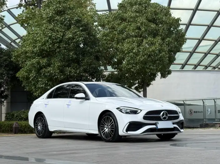 Mercedes-Benz C-Class 2024 Model C 200 L Sports Edition – фото 3