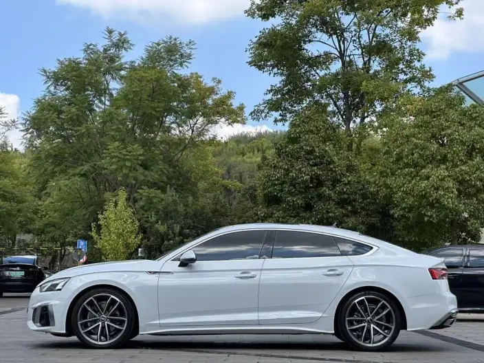 Audi A5 2021 Model Sportback 40 TFSI quattro Luxury Dynamic Model