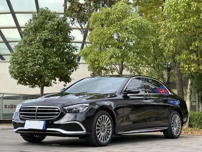 Mercedes-Benz E-Class 2022 Model E 300 L Luxury Model sedan – фото 1