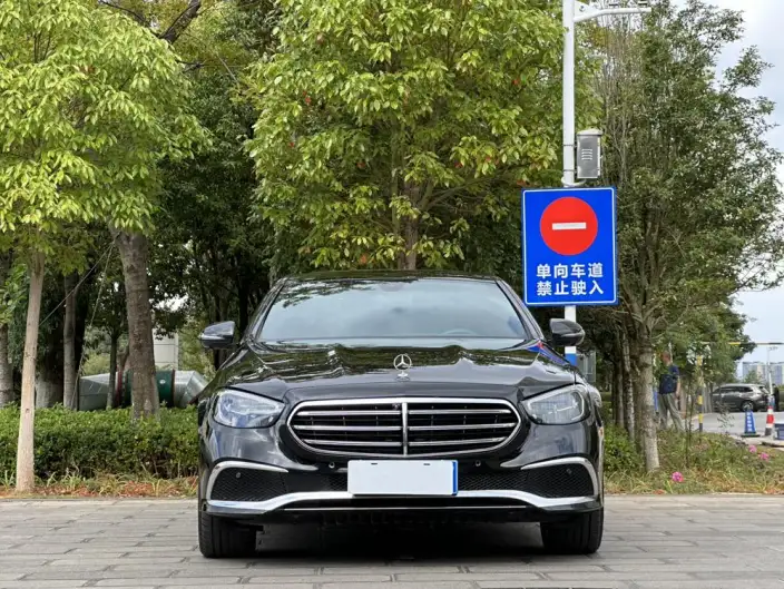 Mercedes-Benz E-Class 2022 Model E 300 L Luxury Model sedan – фото 2