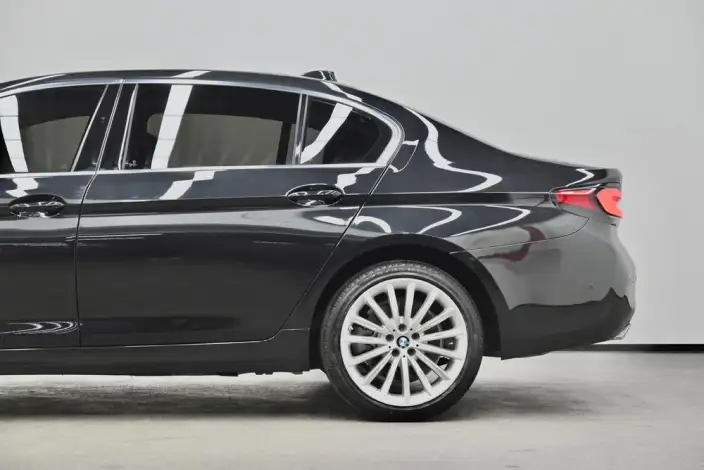 BMW 5 Series 2022 Model Facelift II 530Li Exclusive Model Luxury Set – фото 10