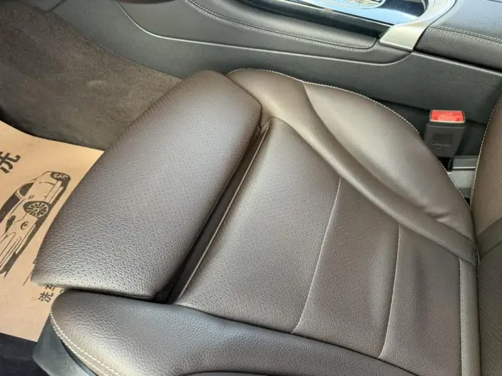 Mercedes-Benz GLC 2020 Model Facelift GLC 260 L 4MATIC Dynamic Model – фото 9