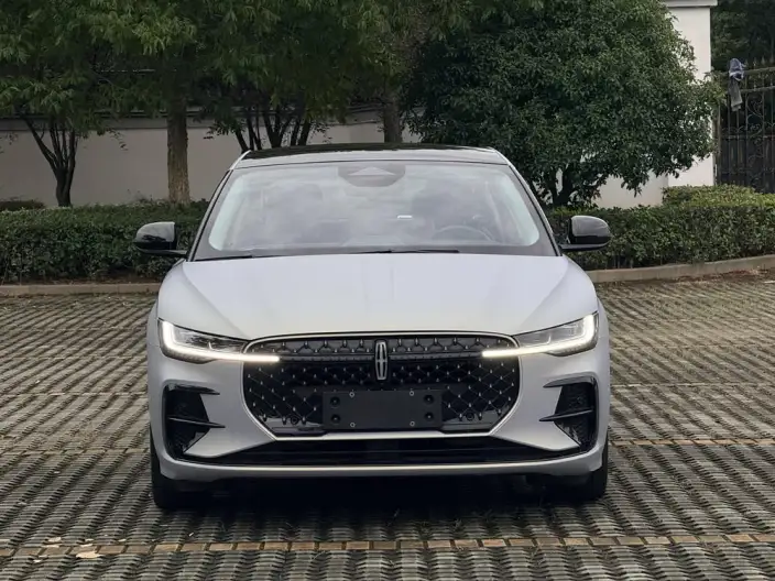 Lincoln Z 2022 Model Facelift i Cool Zunya Edition – фото 2