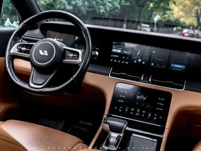 Li Auto ONE 2021 Model Extended Range 6 seat Edition – фото 7