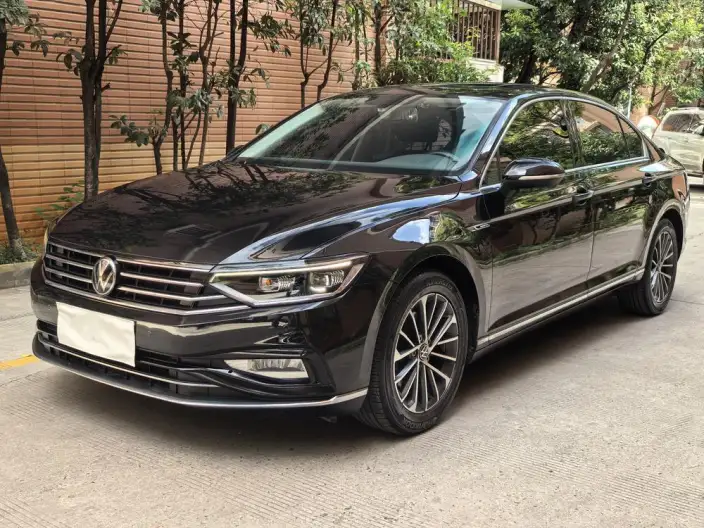 Volkswagen Magotan 2020 Model 330TSI DSG Luxury Model – фото 1