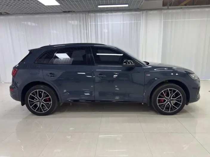 Audi Q5L 2025 Model quattro 45th Anniversary Collector Edition Edition 45TFSI Luxury Dynamic Model – фото 8