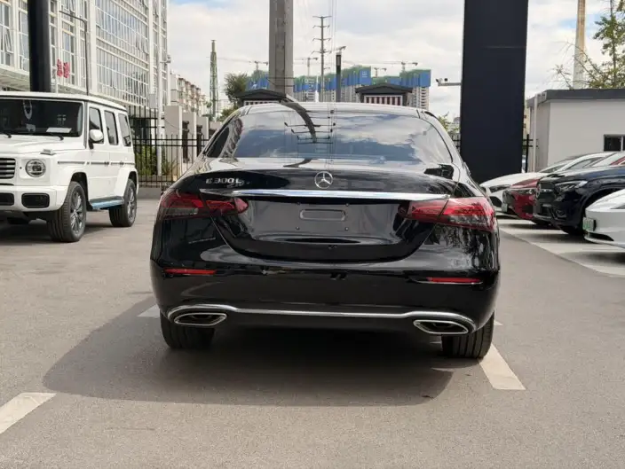 Mercedes-Benz E-Class 2023 Model E 300 L Luxury Model sedan – фото 5