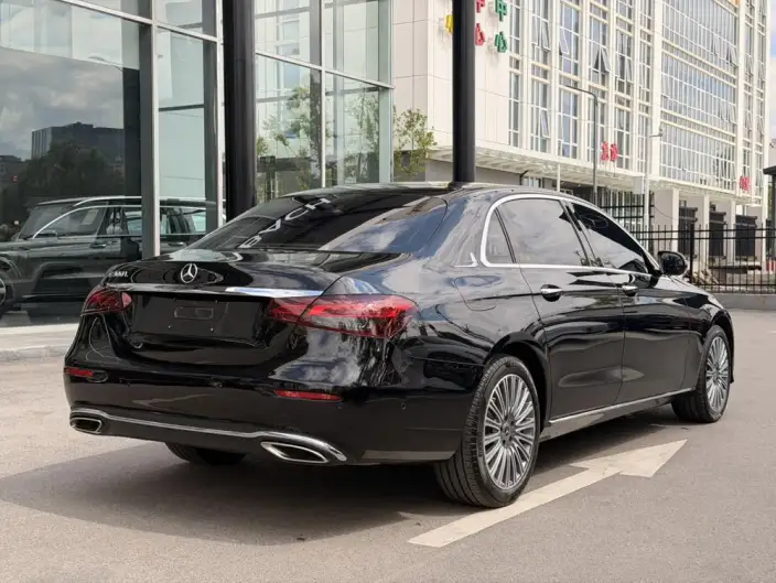 Mercedes-Benz E-Class 2023 Model E 300 L Luxury Model sedan – фото 6