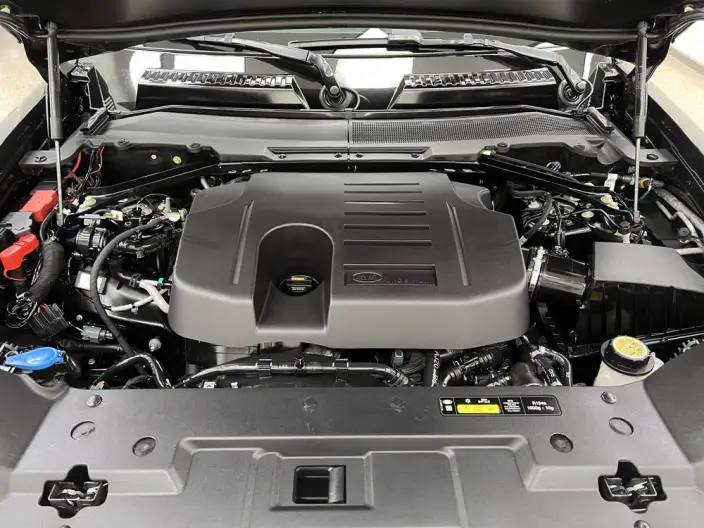Land Rover Defender 2024 Model 110 3.0T P400 X-Dynamic HSE – фото 8