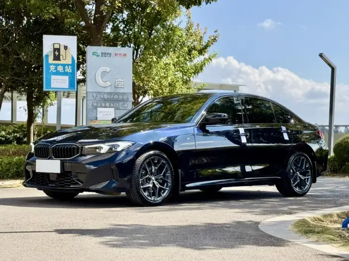 BMW 3 Series 2025 Model 330i M Sports Night Set – фото 1
