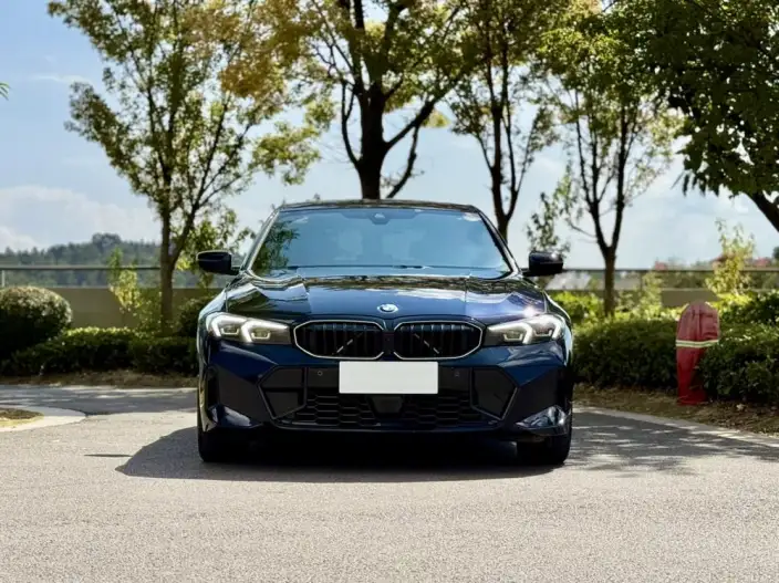 BMW 3 Series 2025 Model 330i M Sports Night Set – фото 2