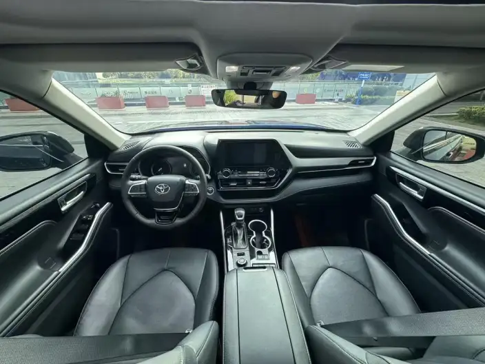Toyota Highlander 2022 Model 380T 4WD Premium Edition 7 seat – фото 9