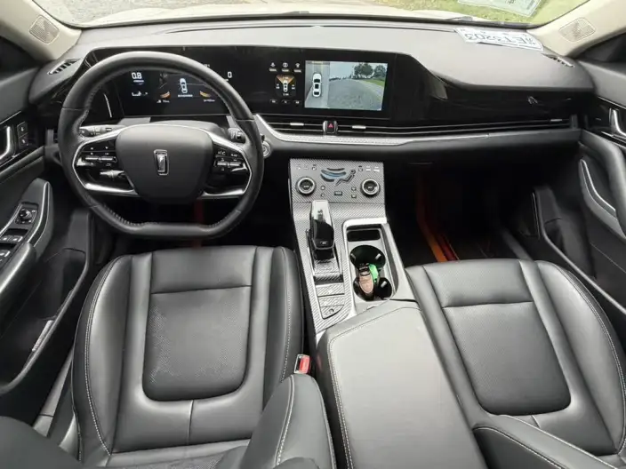 BESTUNE B70 2023 Model Third generation 1.5T Automatic Enjoy Edition Model 70th Anniversary Memorial Edition – фото 7