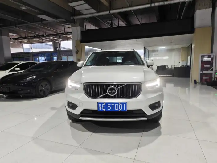 Volvo XC40 2021 Model T4 4WD Smart Range Deluxe Edition – фото 2