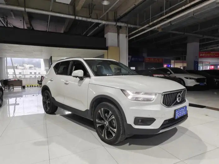 Volvo XC40 2021 Model T4 4WD Smart Range Deluxe Edition – фото 3